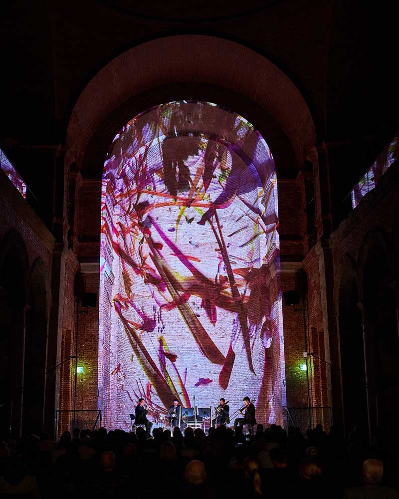 Publikum bei ‚Auf verwachsenem Pfade' in der Allerheiligen Hofkirche München
